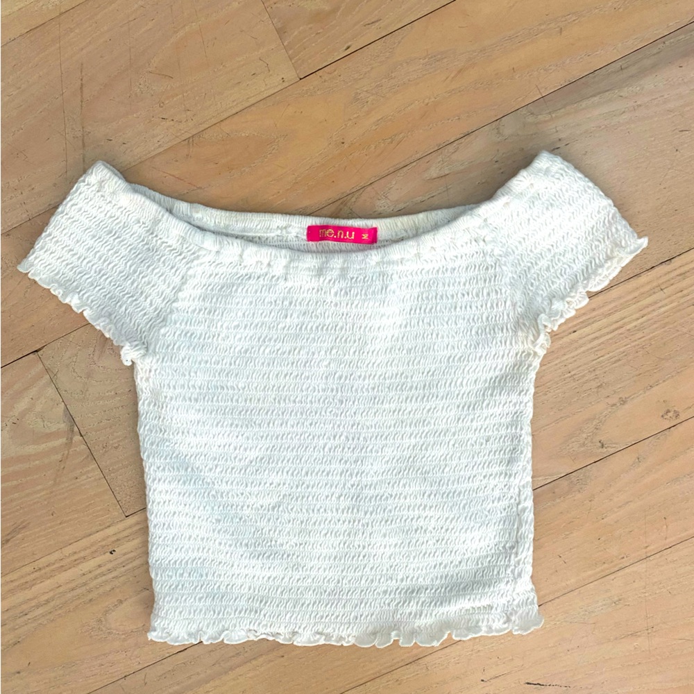 Me.n.u white ruched cropped top
